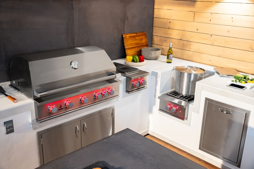 Outdoor kitchen essentials for summer entertaining