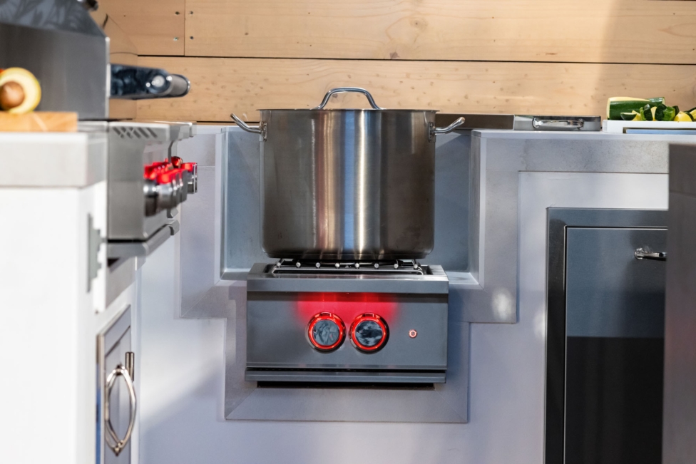 The high btu side burner for outdoor kitchen builds